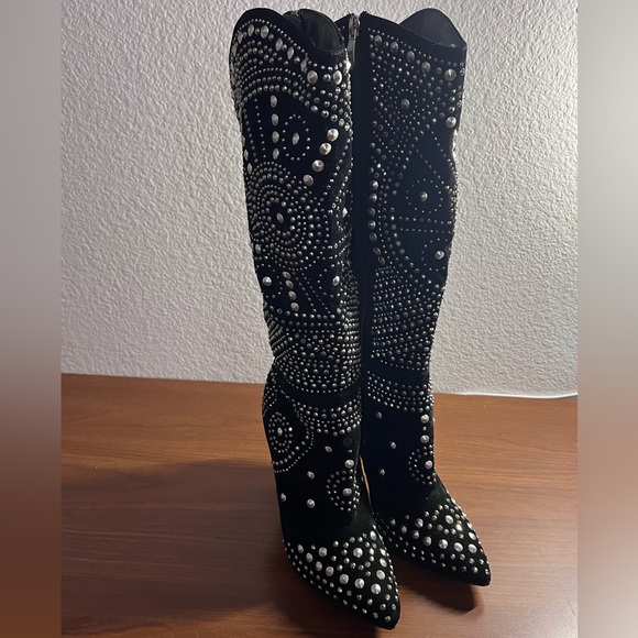 Olivia Miller Knee High Black Boots Studded Detail All Throughout Size 6 NWOT - Picture 2 of 10